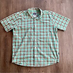 Patagonia Green and White Casual Button Down Shirt